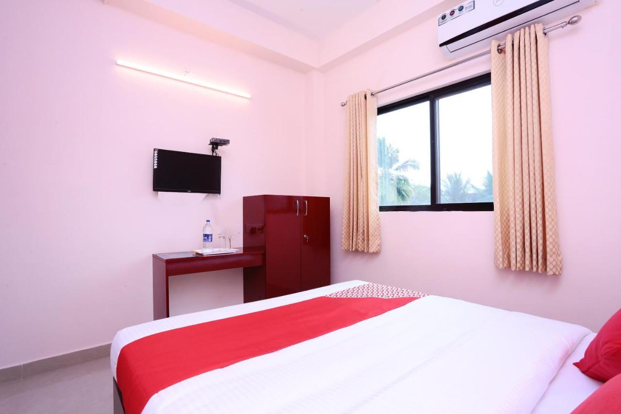 Отель Oyo 13577 Tkr Metro Residency Коччи Экстерьер фото