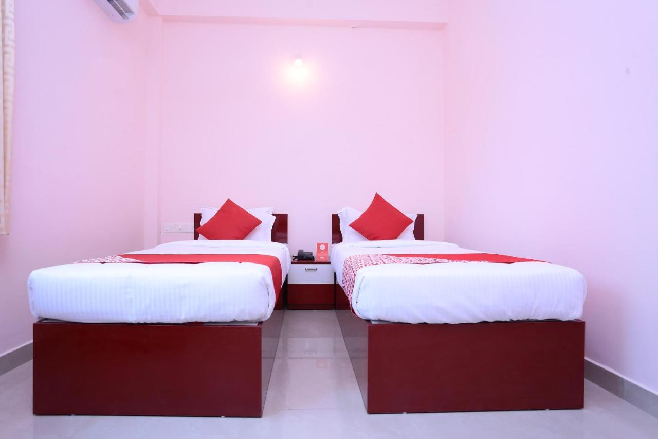 Отель Oyo 13577 Tkr Metro Residency Коччи Экстерьер фото